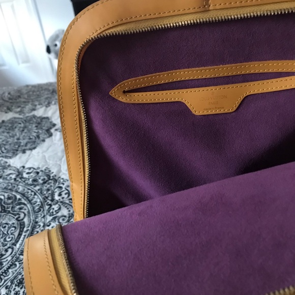 Louis Vuitton purse/ backpack - Picture 7 of 8